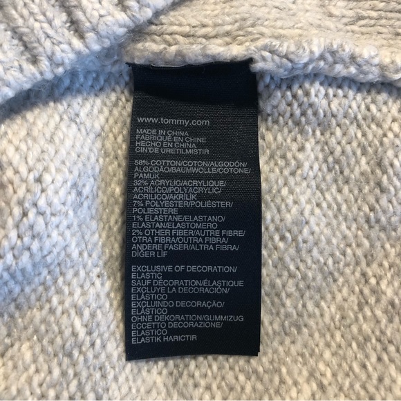Tommy Hilfiger Cable Crew Sweater Size S - Picture 6 of 6